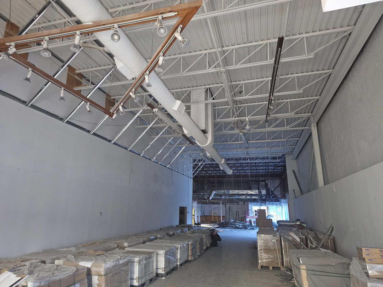 Active commercial warehouse fit-out from the Homeland project roster